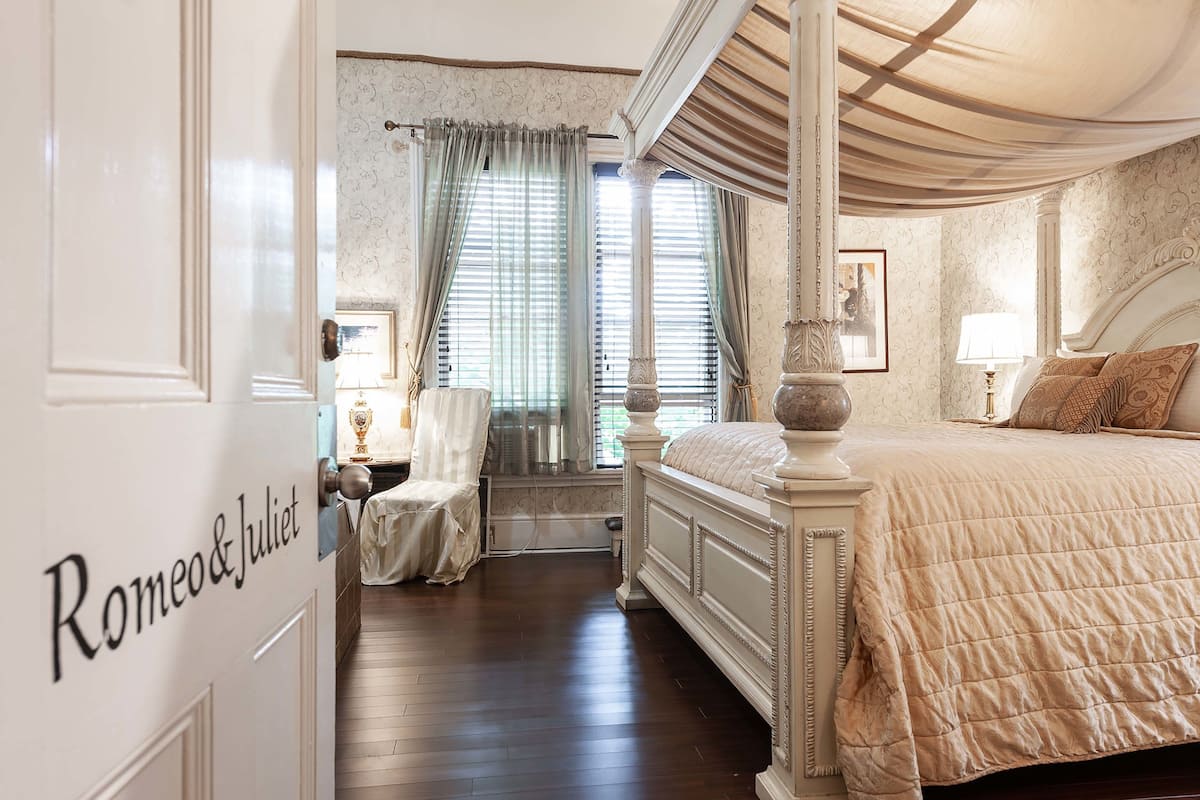 Romantic Suite, 1 Katil Raja (King) | Peralatan tempat tidur premium, dihias secara berasingan