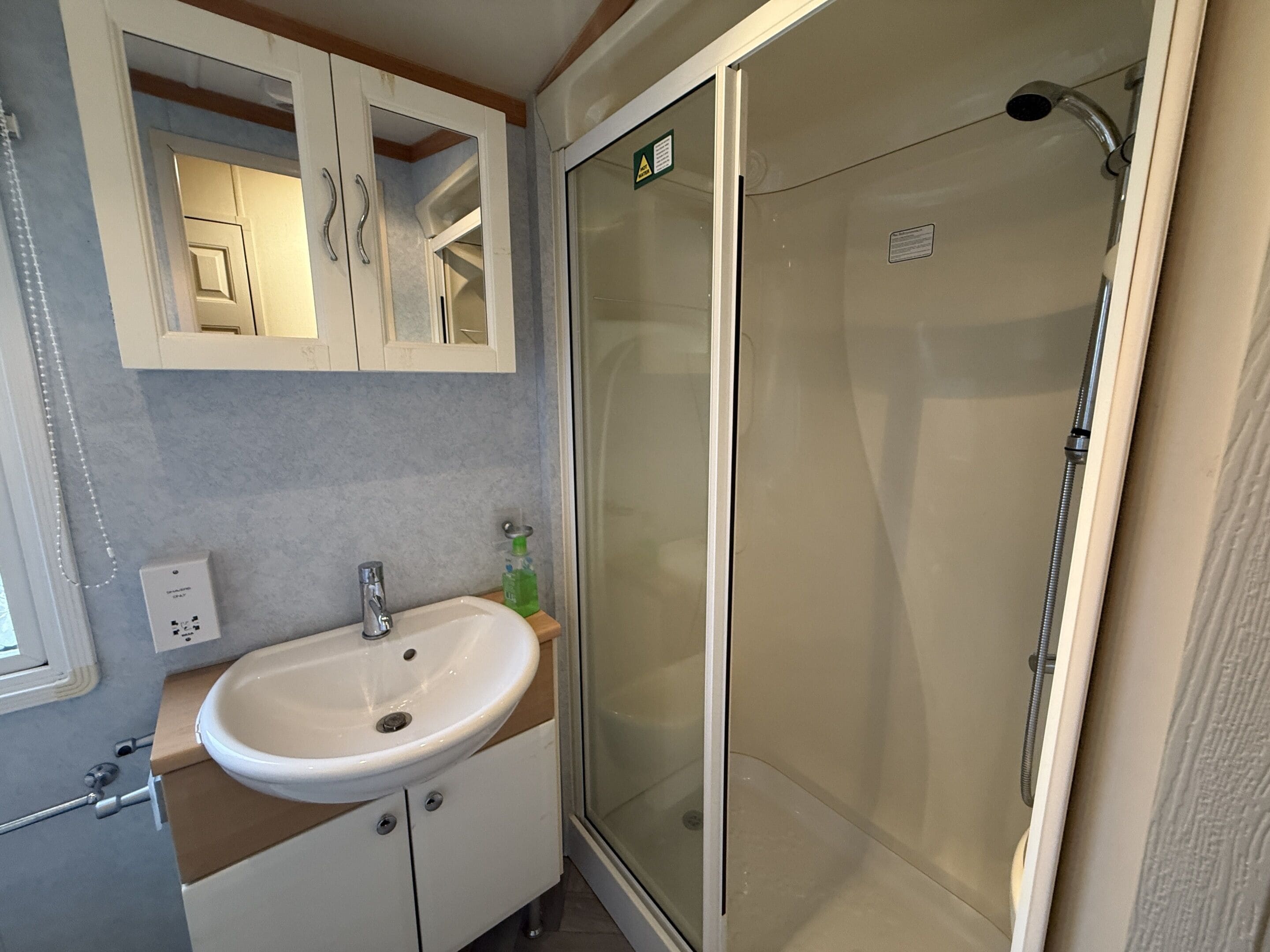 Habitatge mòbil Comfort, amb bany privat, vistes al jardí (pet friendly) | Bany