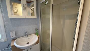 Habitatge mòbil Comfort, amb bany privat, vistes al jardí (pet friendly) | Bany