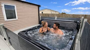 Superior Apartment, Private Bathroom, Garden View (Hot Tub Lodge ) | Exterior