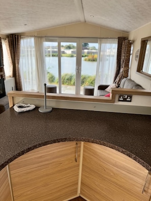 Lägenhet Deluxe - eget badrum - sjöutsikt (2 bed luxury)