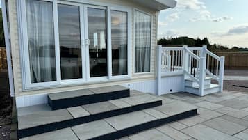 Deluxe Apartment, Ensuite, Lake View (2 bed luxury)