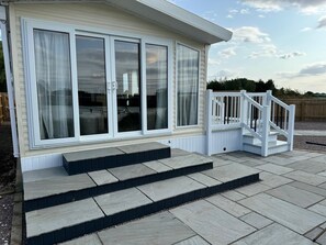 Deluxe Apartment, Ensuite, Lake View (2 bed luxury)