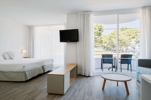 1 phòng ngủ, minibar, két bảo mật tại phòng, bàn