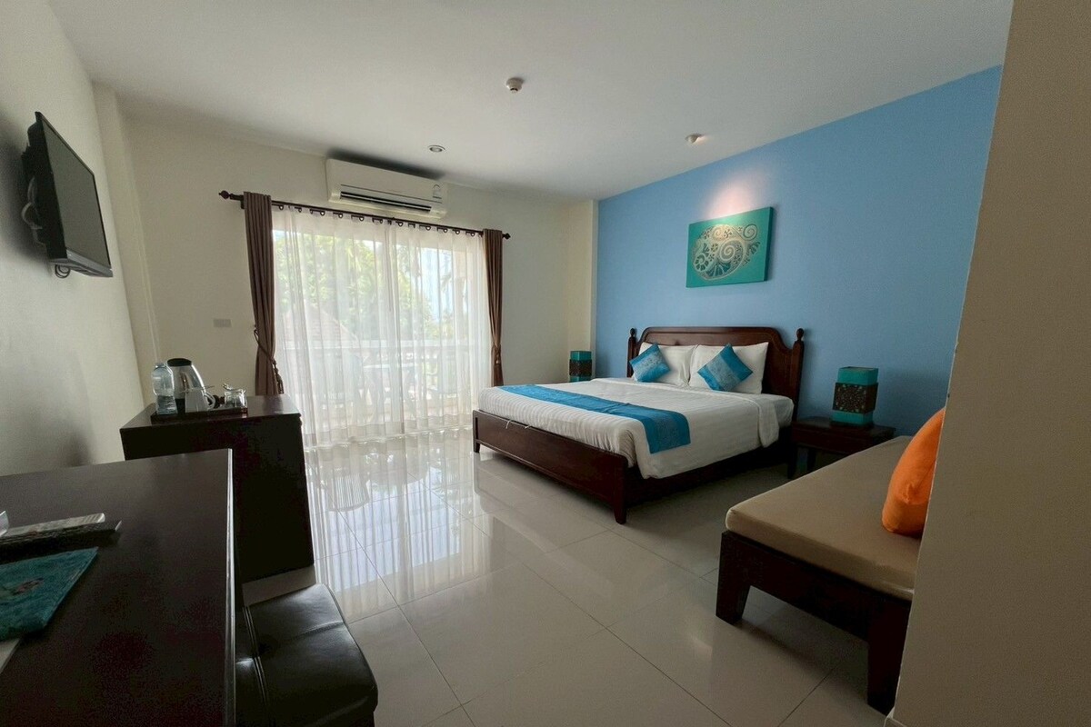 Superior Double bed with Balcony (No Lift Building)