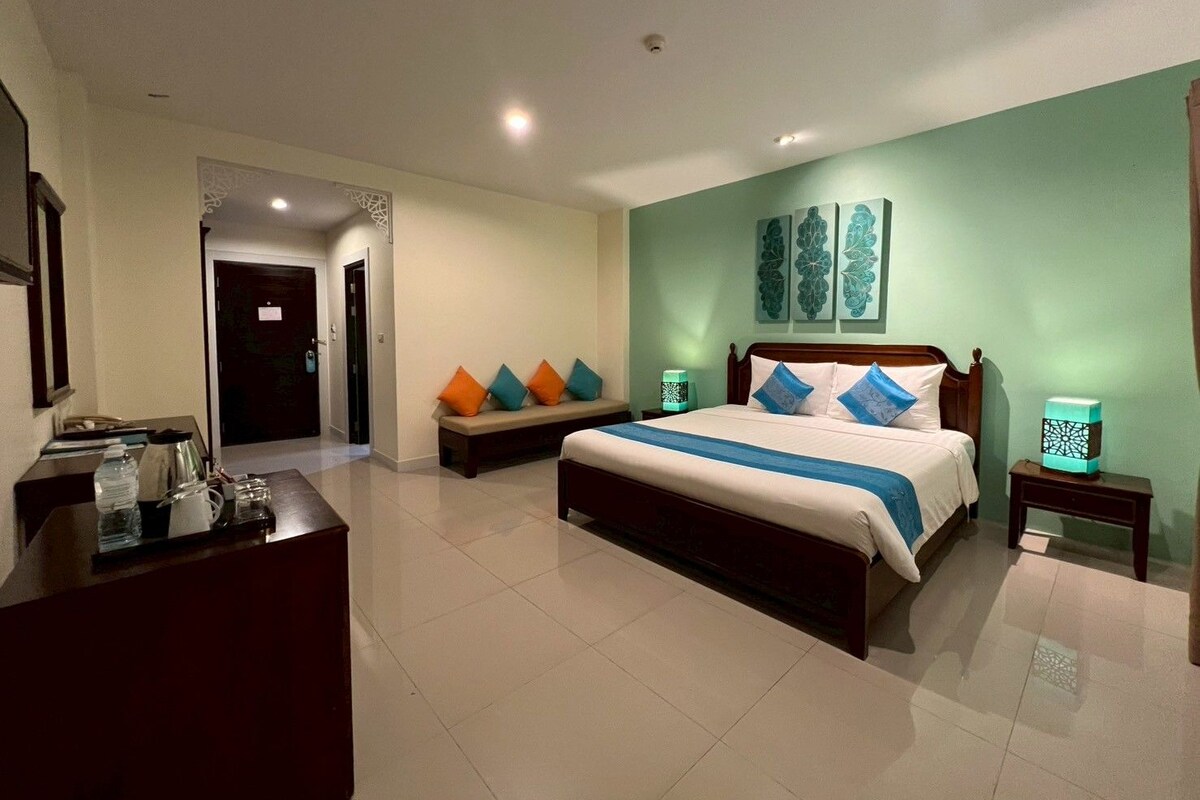 Deluxe Double Bed with Balcony