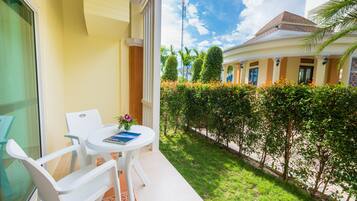 Habitación Deluxe con 1 cama matrimonial o 2 individuales, balcón | Terraza o patio