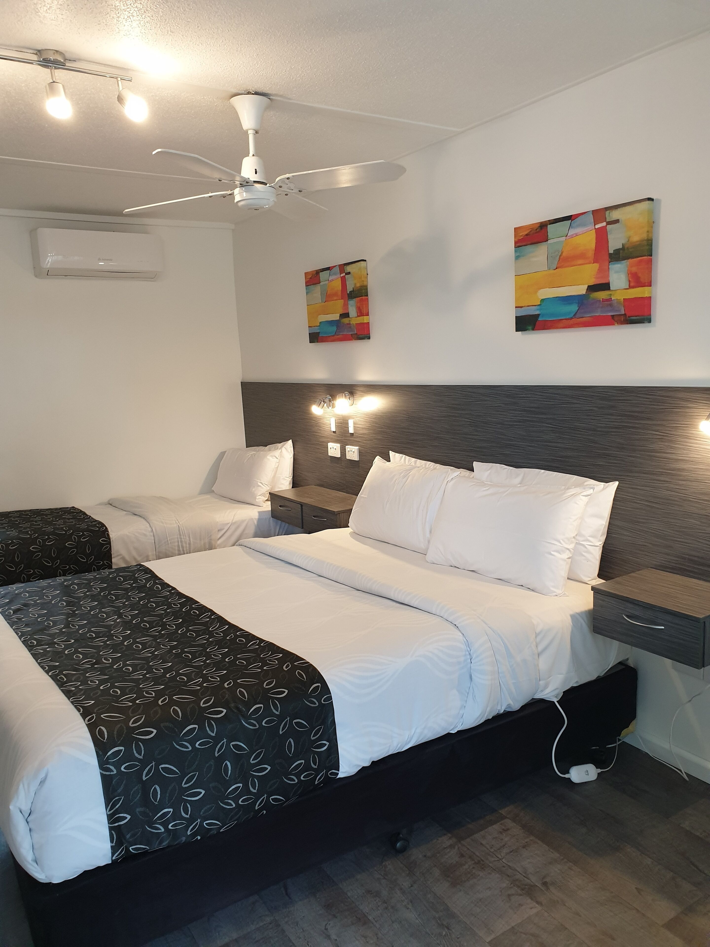 Standard Twin Room | Blackout drapes, free WiFi, bed sheets