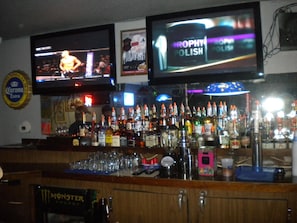 Bar (on property) - Wasco Inn Motel (Wasco)