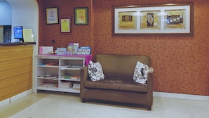 Lobby sitting area - Wonstar Hotel Songshan (Taipei)