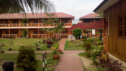 Purnama Beach Resort