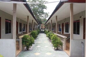 Courtyard - Purnama Beach Resort (Pangkor Island)