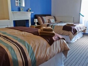 Family Quadruple Room, Shared Bathroom