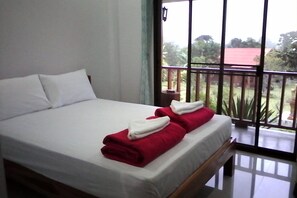 Desk, rollaway beds, free WiFi - Pai Erawan Resort (Pai)