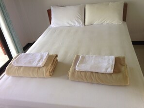 Desk, rollaway beds, free WiFi - Pai Erawan Resort (Pai)