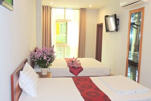 Deluxe Triple Room - Sao Nam Hotel - Bui Vien Walking Street (Ho Chi Minh City)