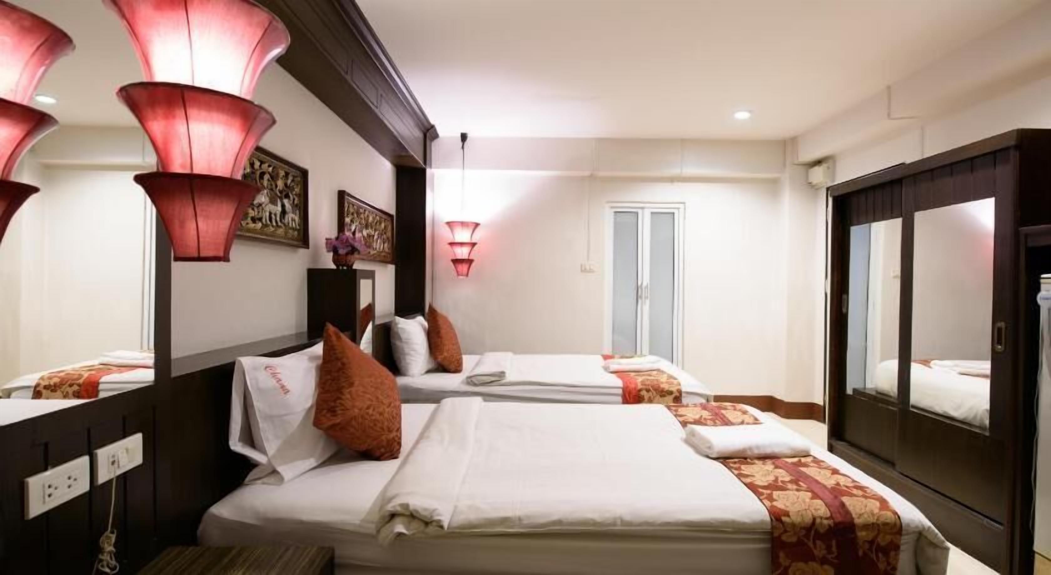 Desk, free WiFi, bed sheets