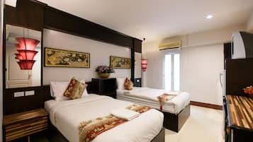 Habitación estándar con 2 camas individuales | Escritorio, wifi gratis, ropa de cama