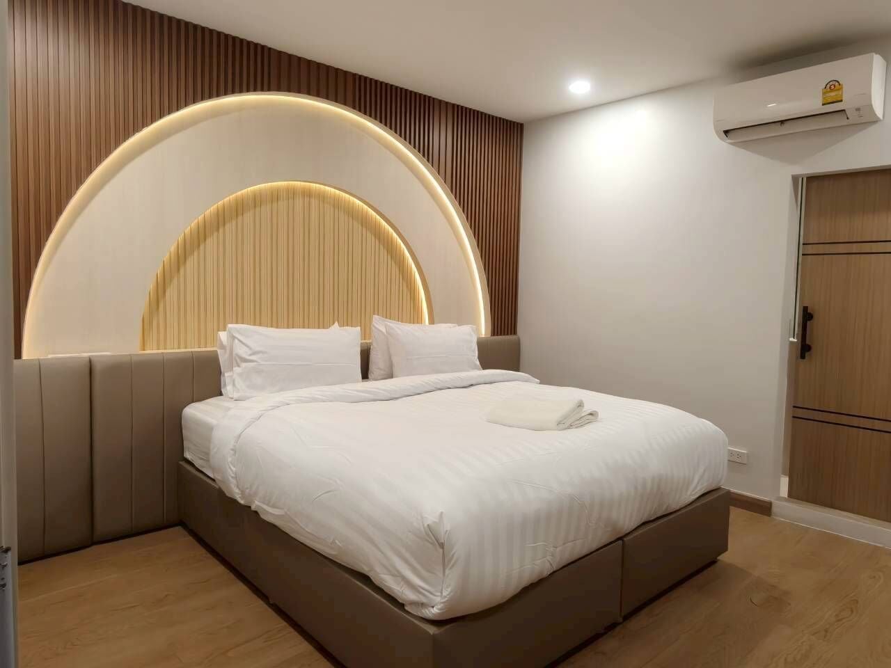 King Double Suite | Bureau, Wi-Fi gratuit, draps fournis