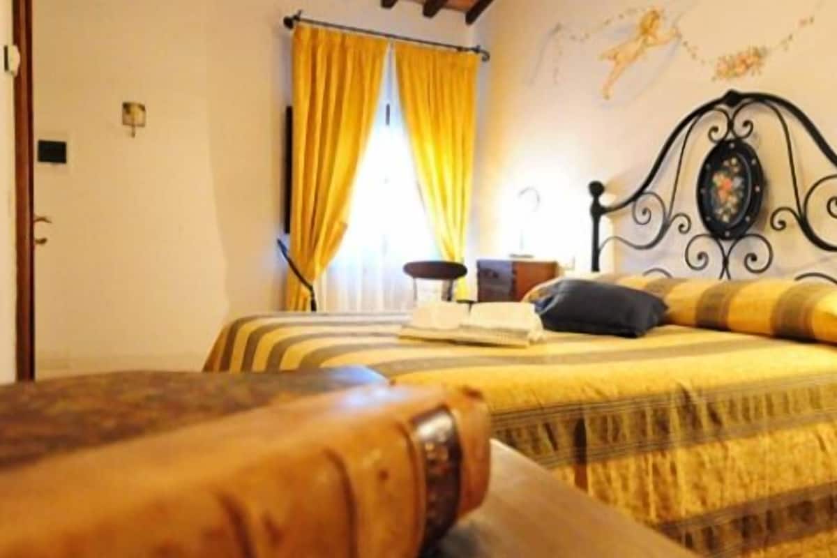 Deluxe-Zimmer | Individuell dekoriert, individuell eingerichtet, Schreibtisch