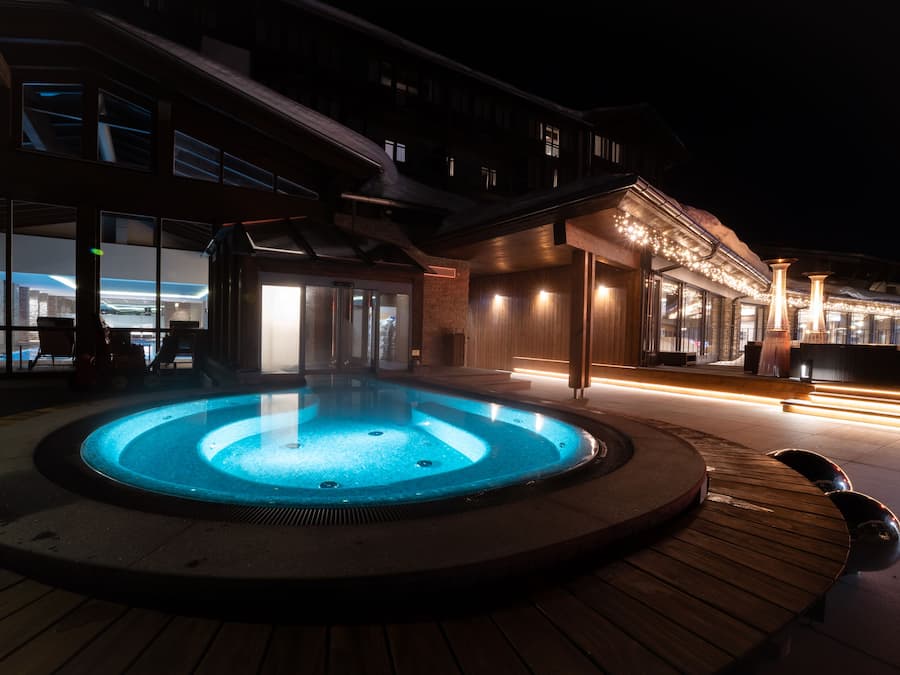 Bain à remous extérieur