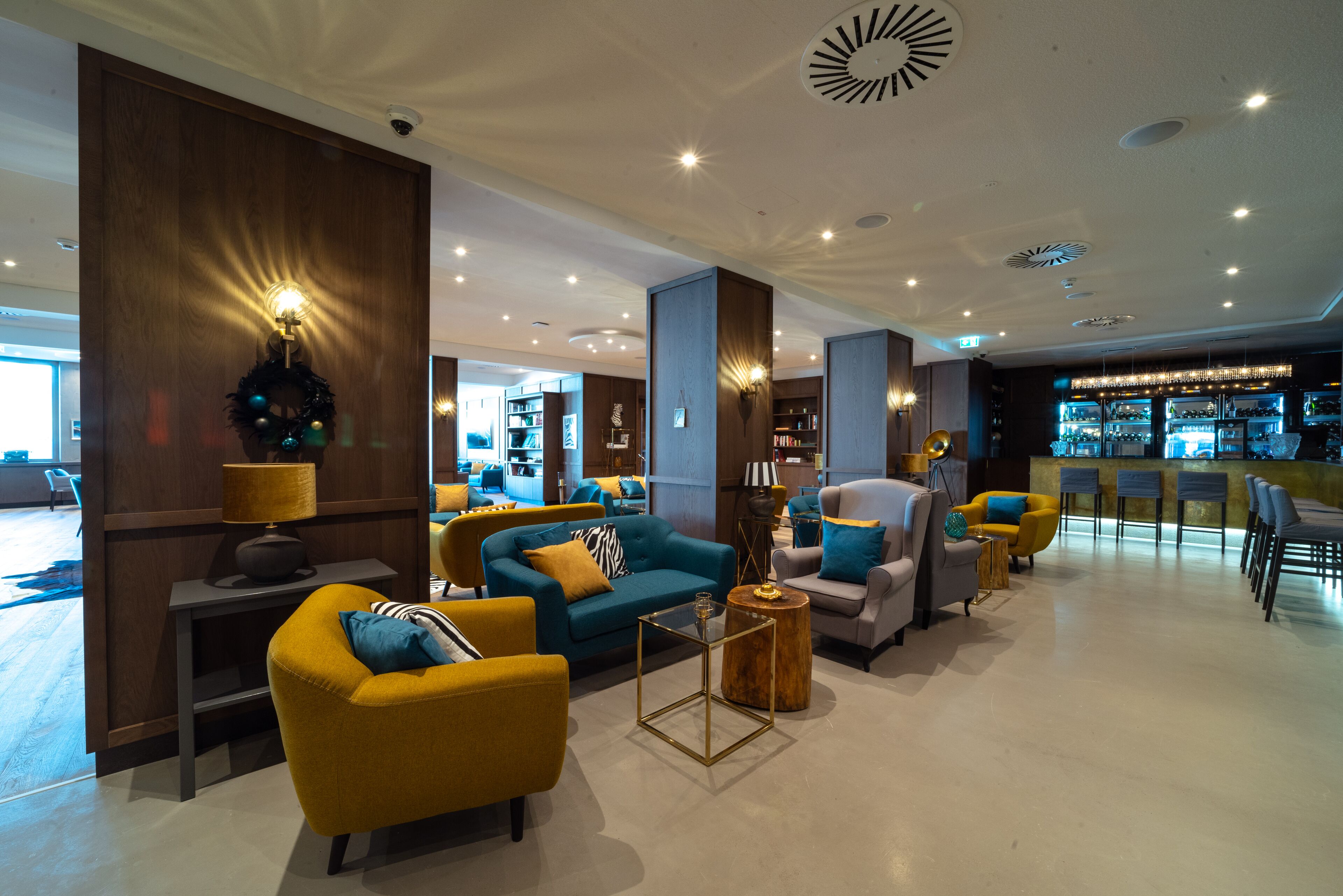Lobby lounge