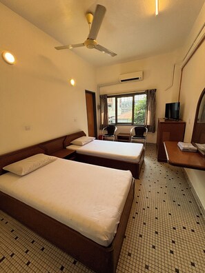 Twin Room | Free WiFi, bed sheets