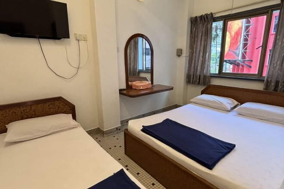WiFi (free), bed sheets