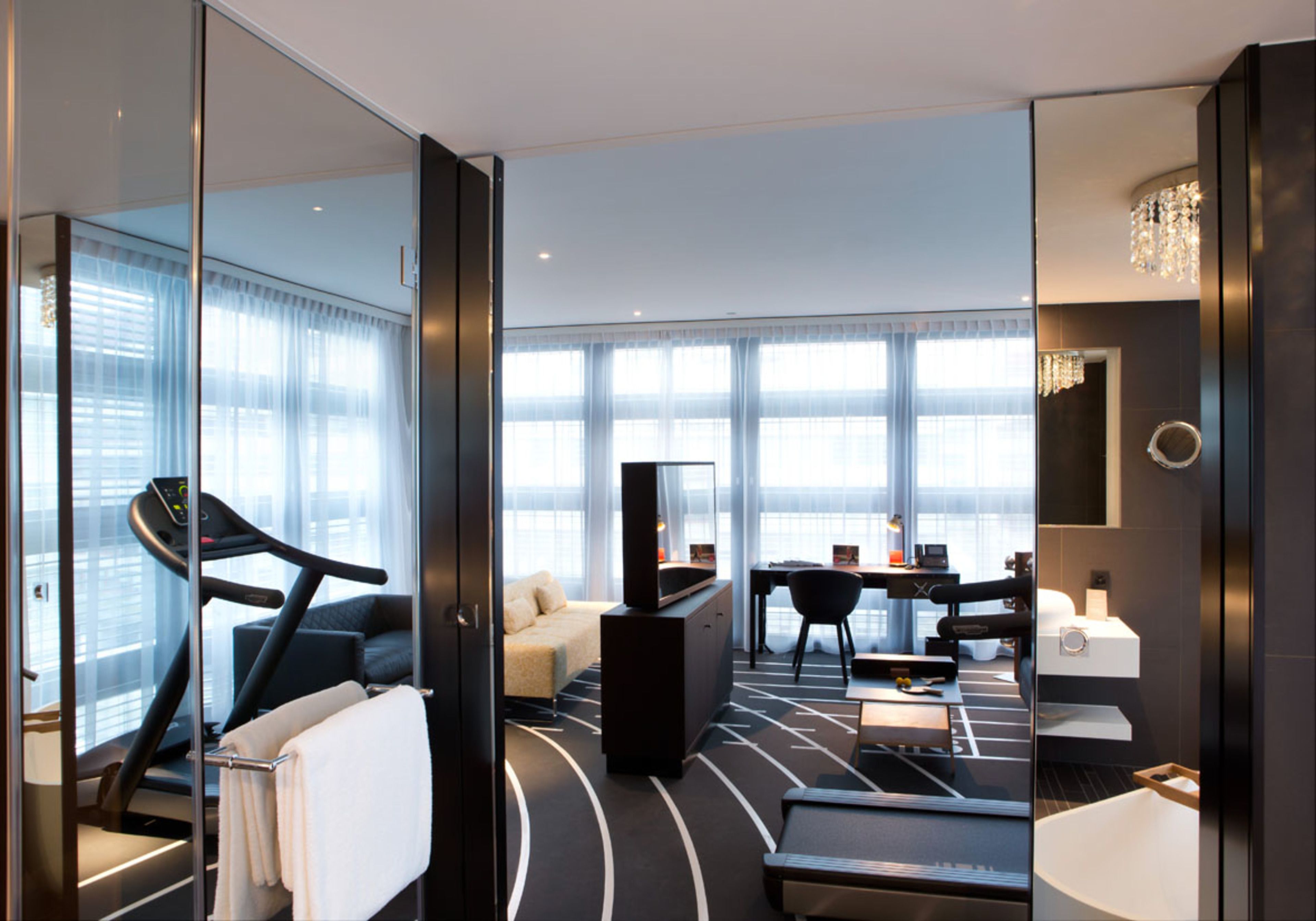 1 bedroom, premium bedding, minibar, in-room safe