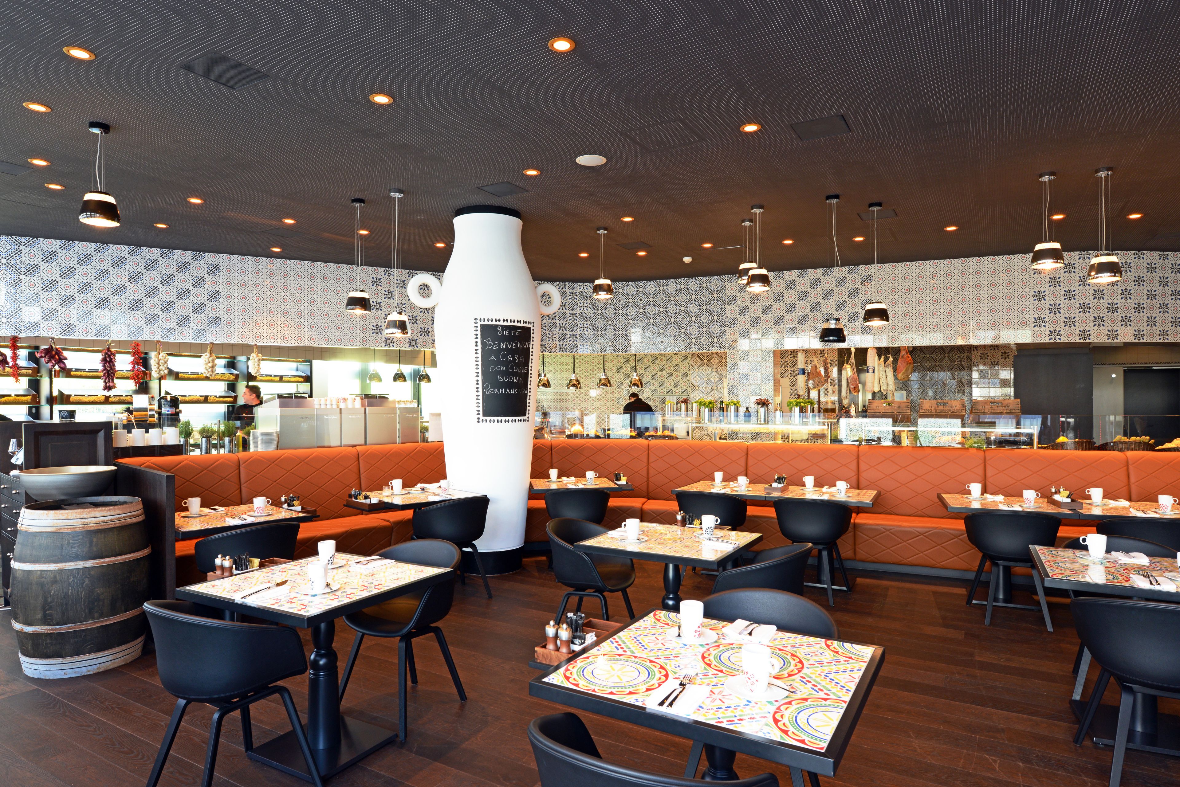 Petit déjeuner buffet (39 CHF par personne)