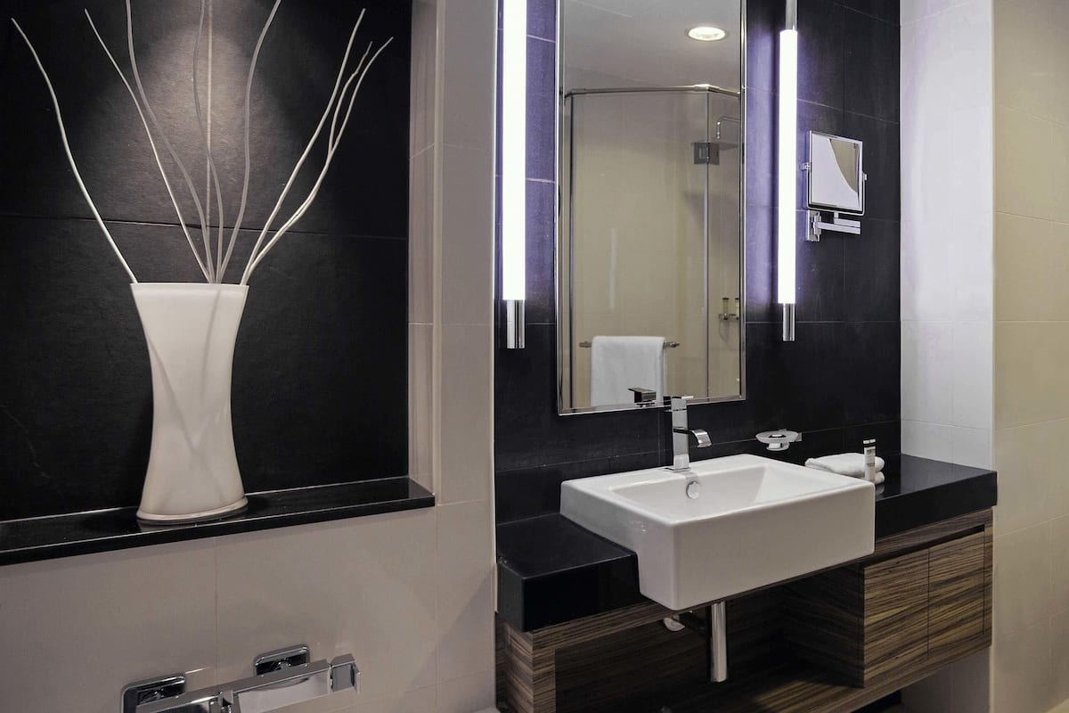 1 bedroom, premium bedding, pillow-top beds, minibar