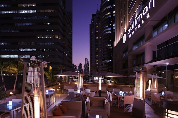 3 restaurants, breakfast, lunch, dinner served; international cuisine