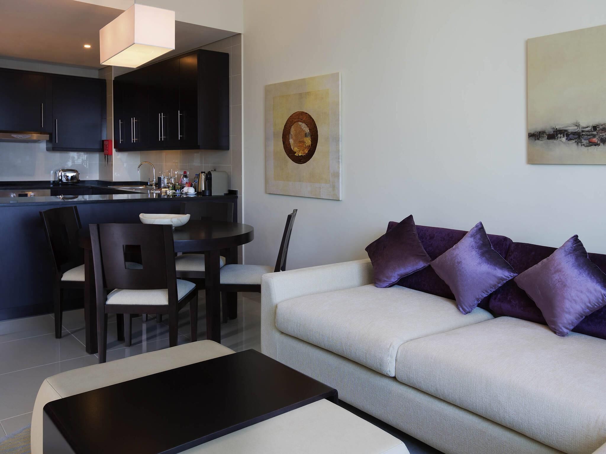 Literie de qualité supérieure, surmatelas, minibar