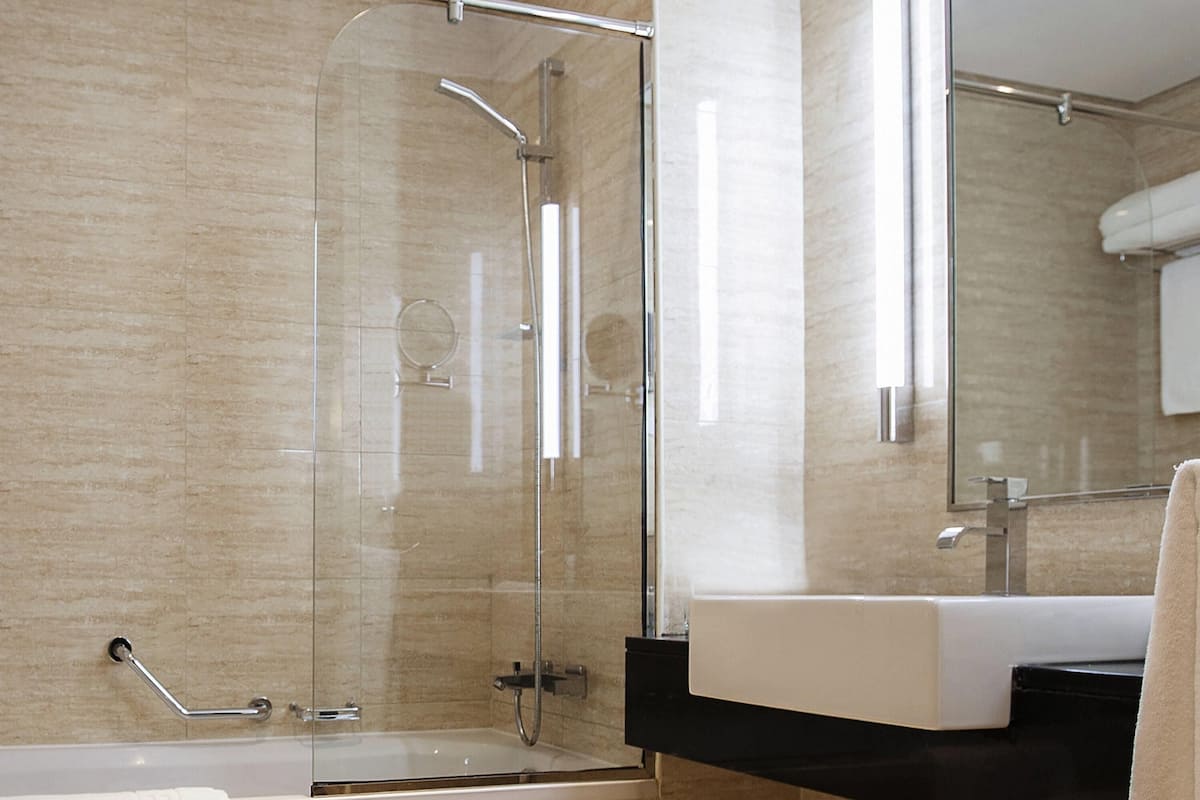 Premium bedding, pillowtop beds, minibar, in-room safe