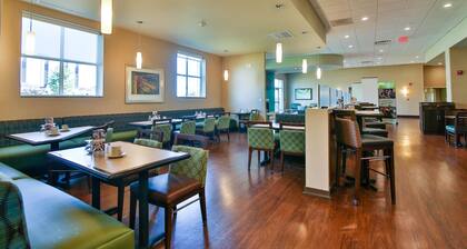 Holiday Inn Bismarck by IHG