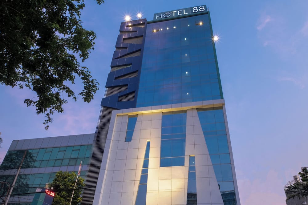 Hotel 88 Grogol by WH