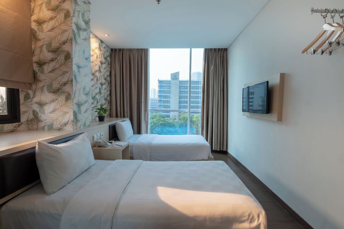 Deluxe Twin | In-room safe, free WiFi, bed sheets