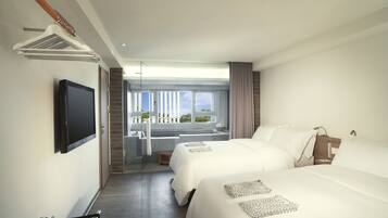 Quarto duplo superior (Family) | Cofres nos quartos, escrivaninha, Wi-Fi de cortesia, roupa de cama