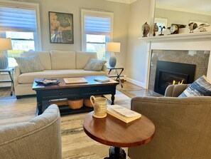 Interior - 3 Waves Bed & Breakfast (Plymouth)