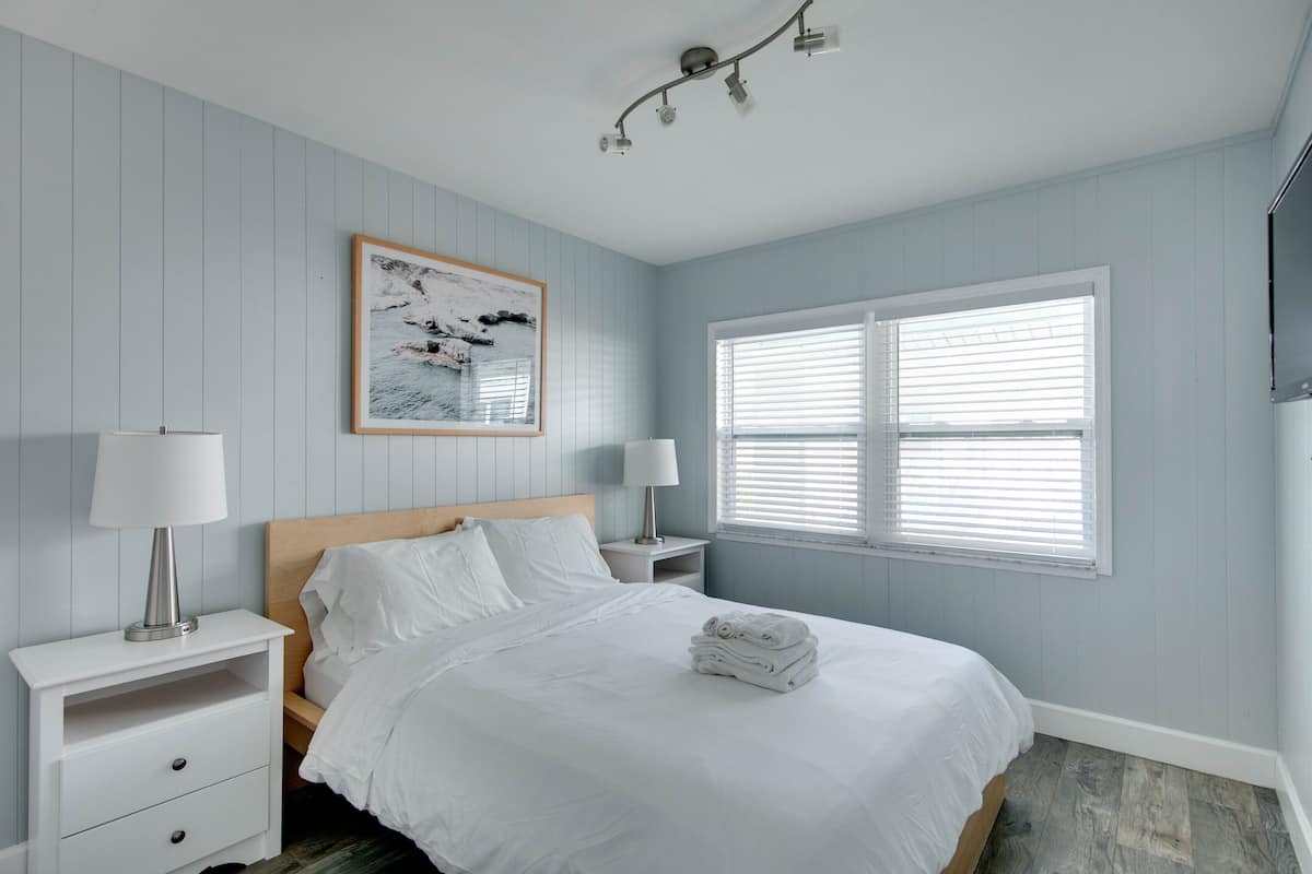 Deluxe Room, 2 Bedrooms | 1 bedroom, hypo-allergenic bedding, individually decorated