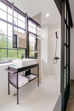 Medium Cinema Park View Room  | Bathroom - Art'otel Ximending Taipei (Taipei)
