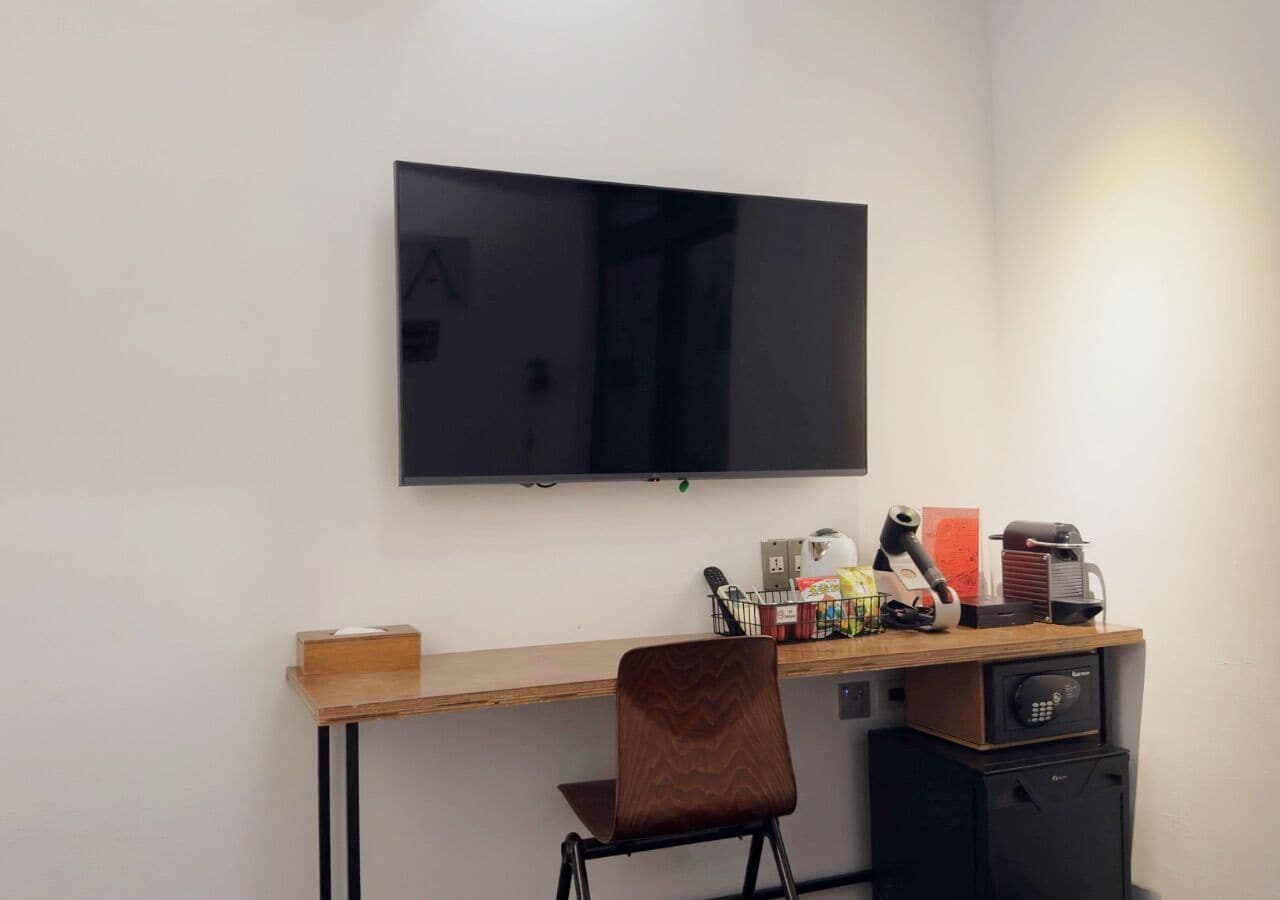 medium industry style(restricted view) | minibar, in-room safe, individually decorated, individually furnished