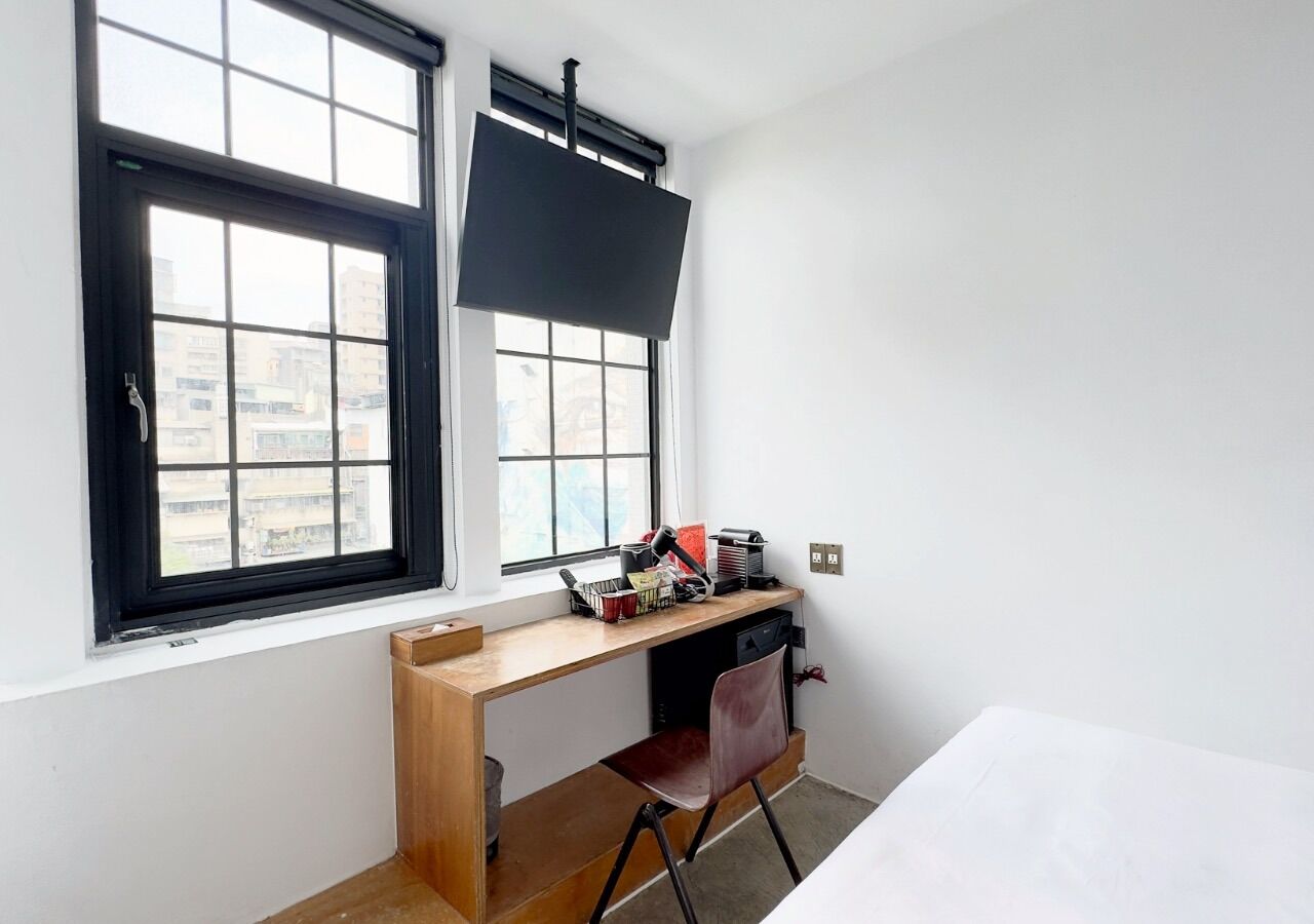 elite room | minibar, in-room safe, individually decorated, individually furnished