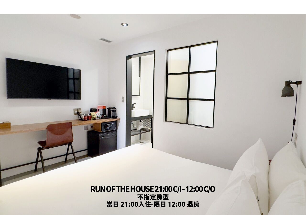 Minibar, in-room safe, individually decorated, individually furnished