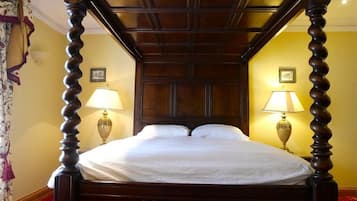Deluxe-Doppelzimmer, mit Bad (With 4 Poster Bed) | 1 Schlafzimmer