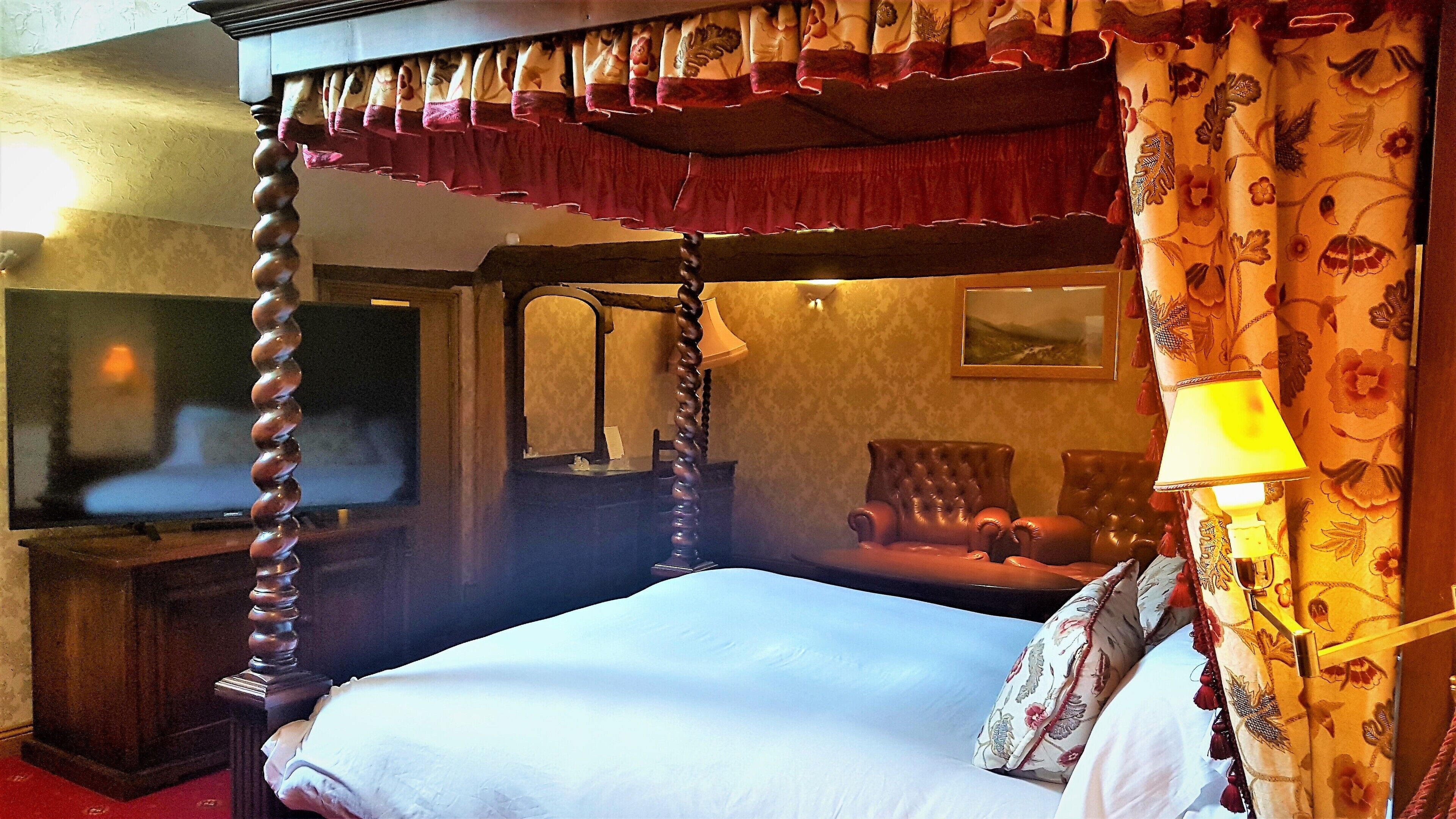 Junior Double Room, 1 King Bed, Ensuite (Bridal Suite)