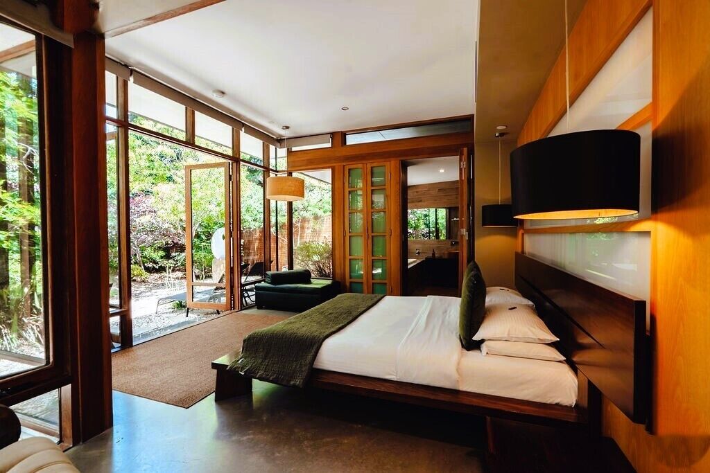 Minibar, individually decorated, individually furnished