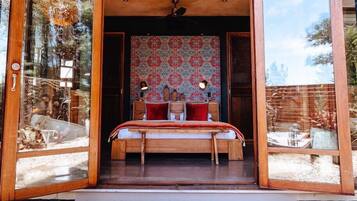 Minibar, individually decorated, individually furnished