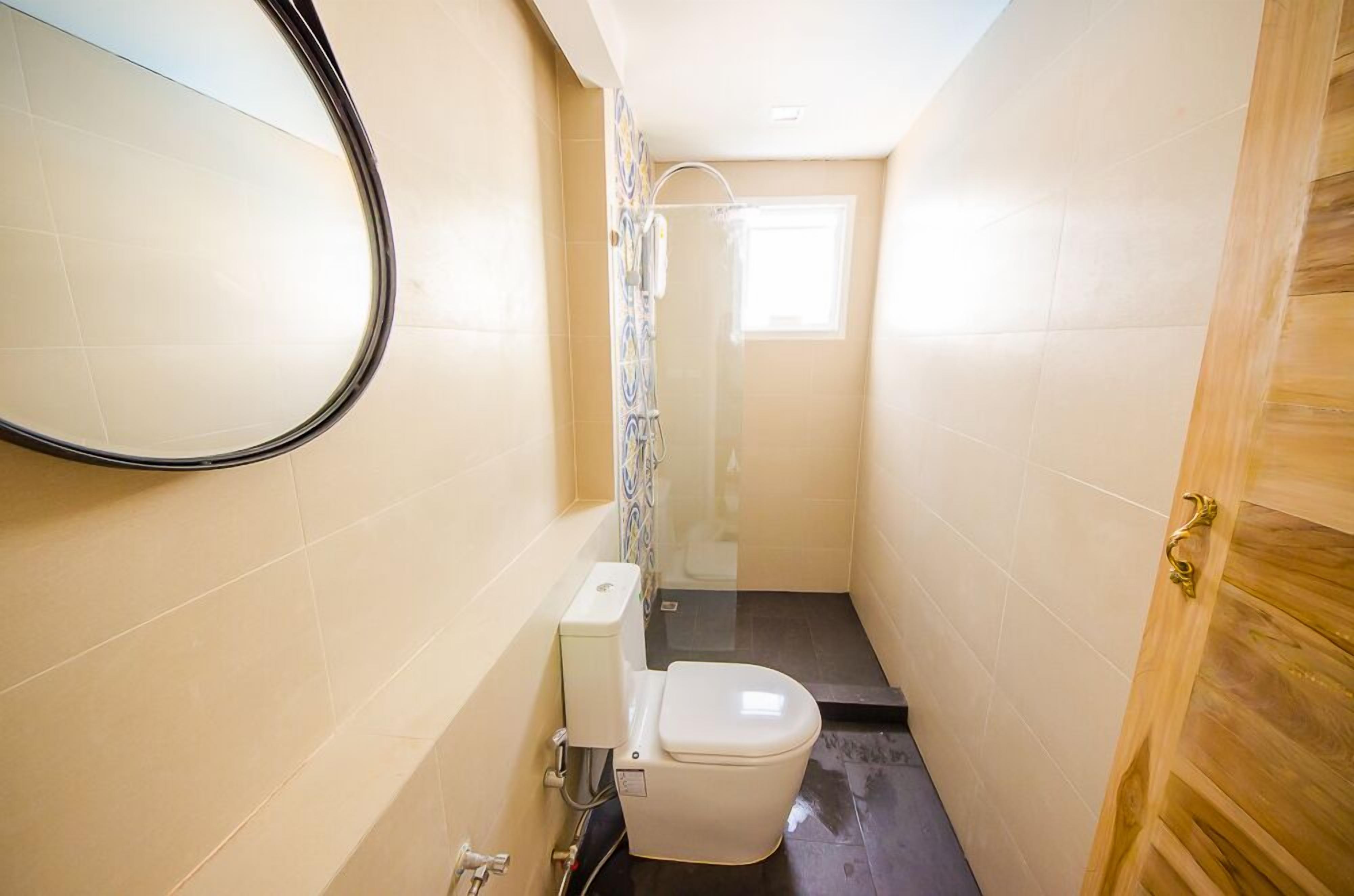 standard room | desk, free wifi, bed sheets