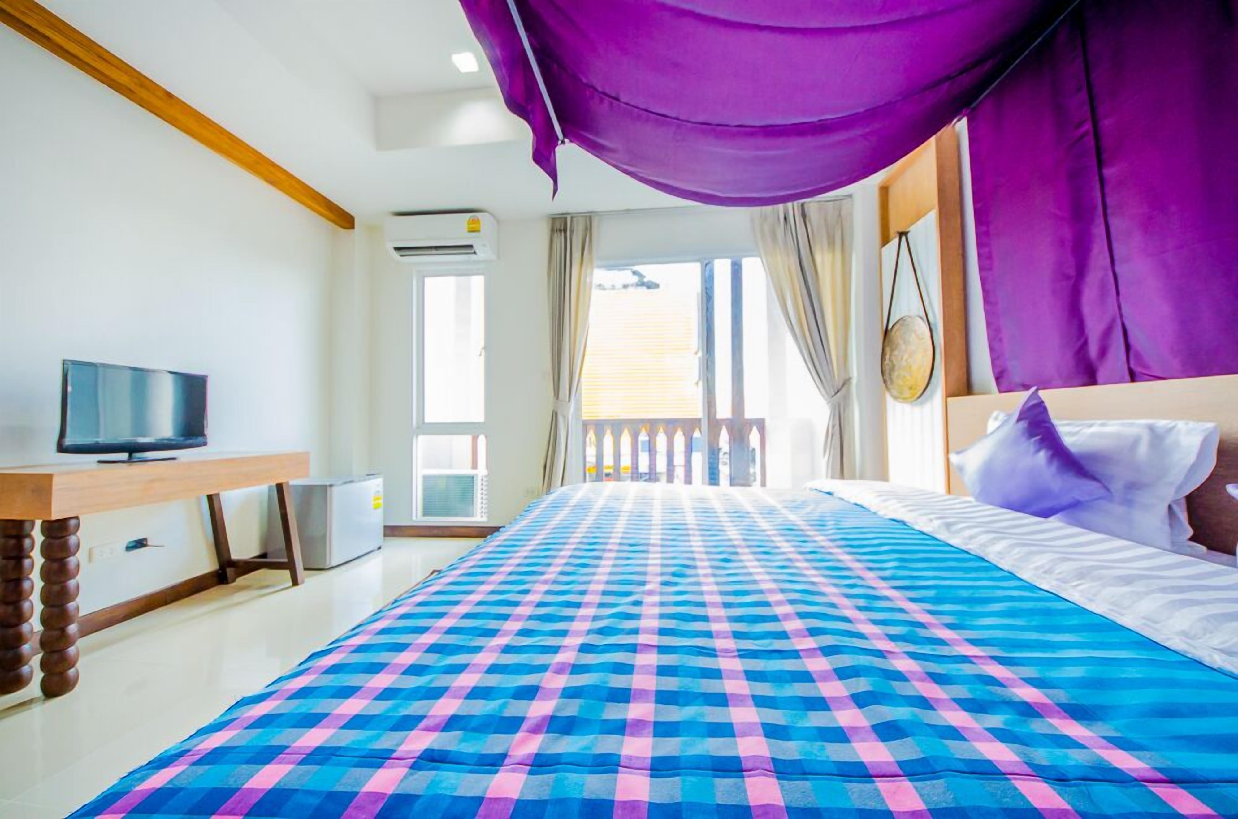 standard room | desk, free wifi, bed sheets